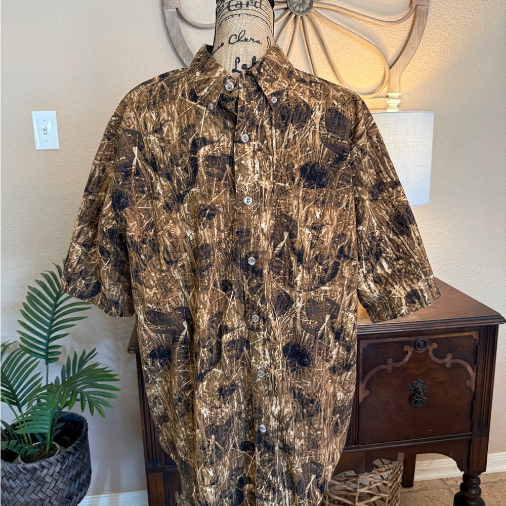 Wrangler Camodog Hunting Brown Ducks & Dog Patterned Button Down Shirt - Picture 2 of 10